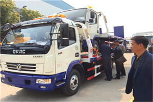 兴庆汽车道路救援拖车价格